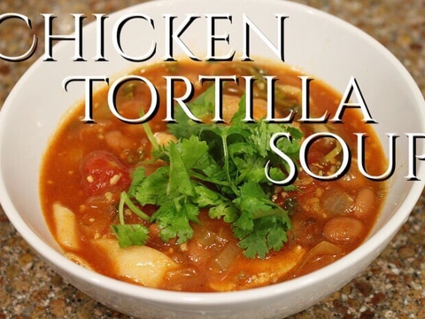 チキン・トルティーヤ・スープ　メキシコ料理のスープ